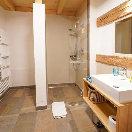 2 Apartment *